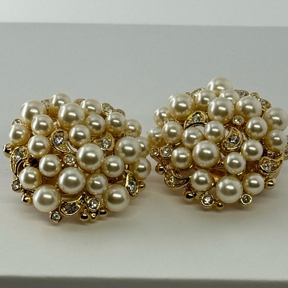 Source Unknown Jewelry - Sparkly Pearl Cluster clip on statement Earrings